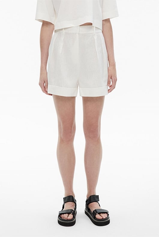 Linen Pleat Short