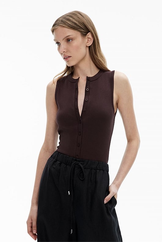 Button Longline Tank
