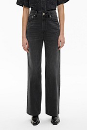Button Detail Jeans