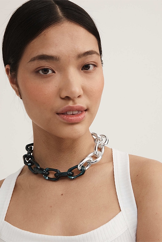 Silver Chain Link Resin Necklace Women's Necklaces Witchery