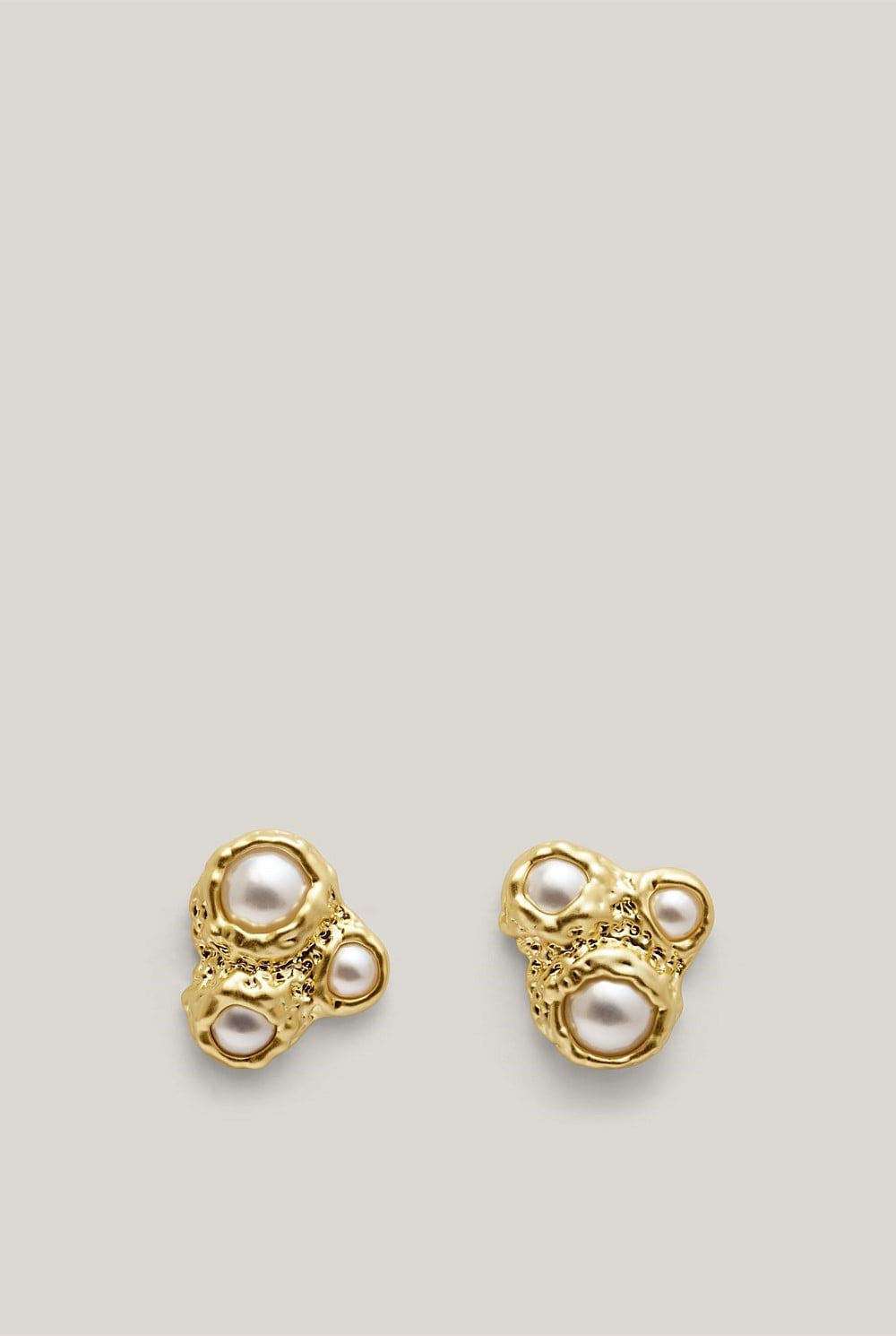Faye Pearl Stud Earrings