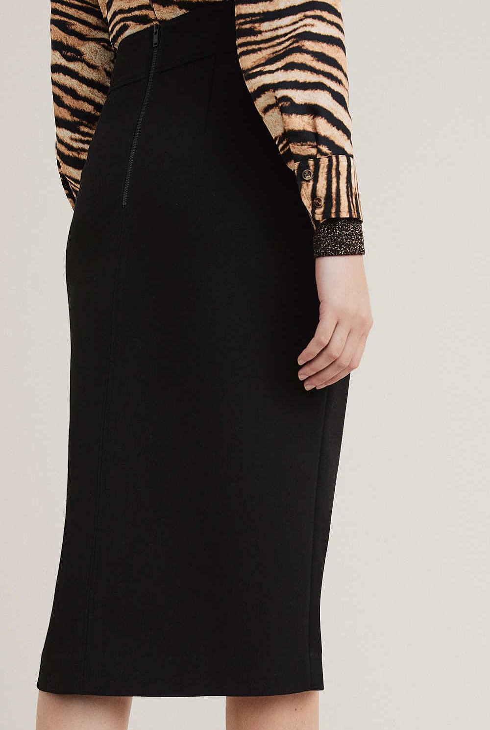 Pocket Front Pencil Skirt