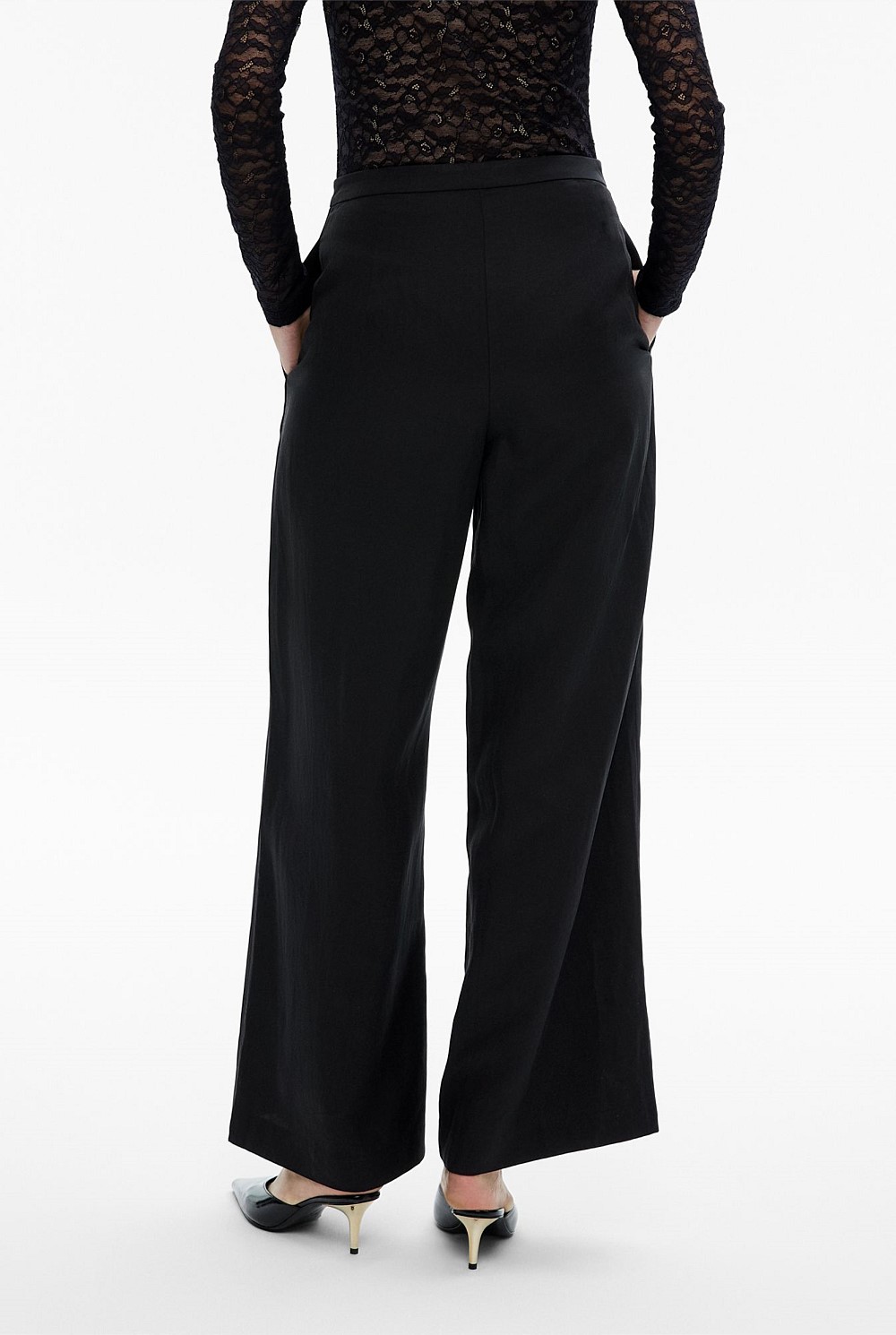 Clean Wide Leg Pant