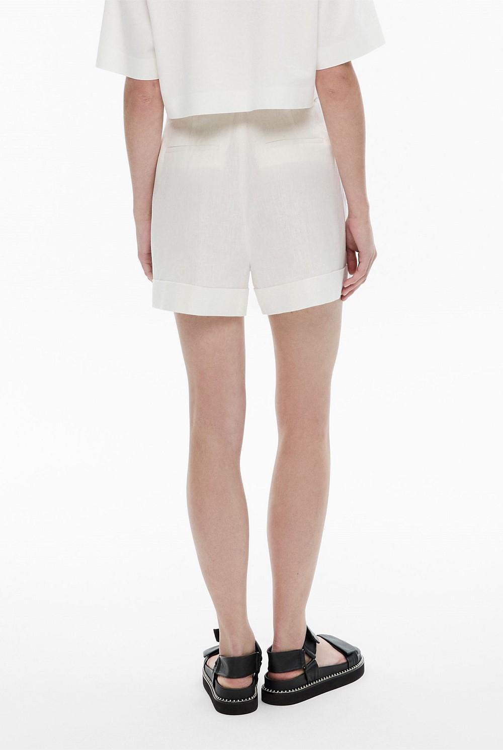 Linen Pleat Short