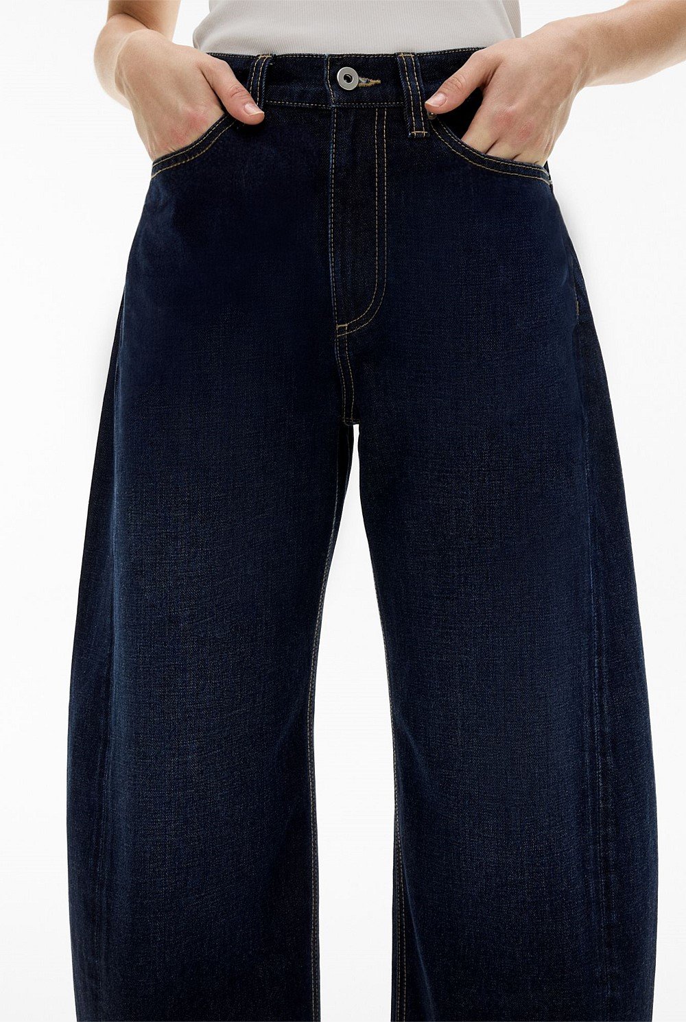 Barrel Leg Jeans