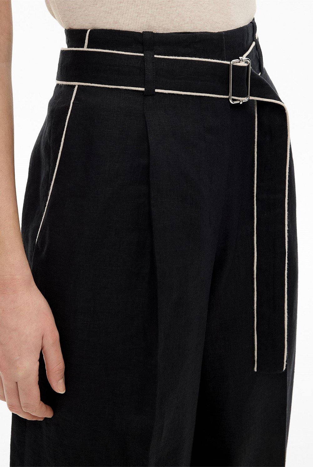 Belt Detail Linen Pants