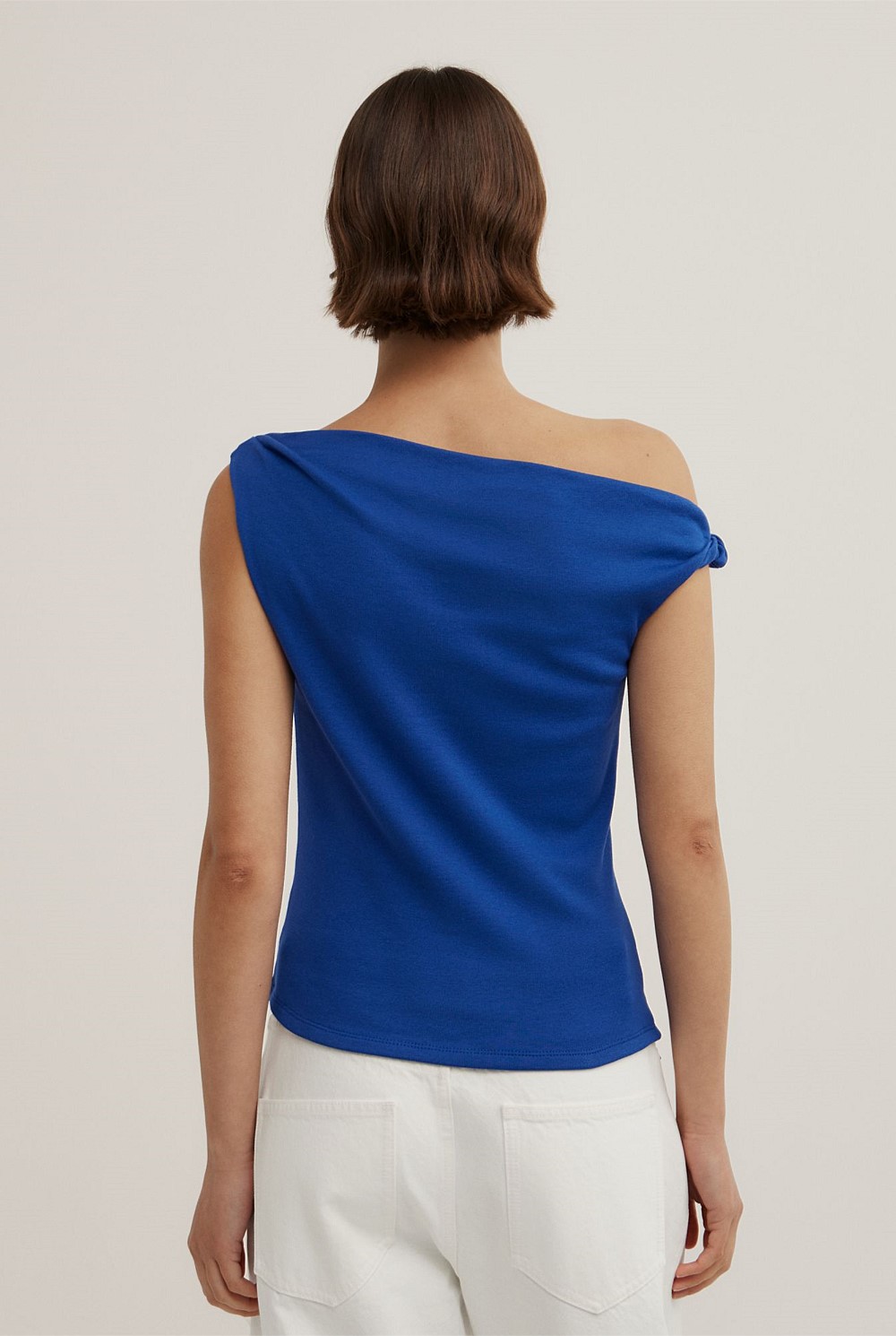 Twist Asymmetric Top