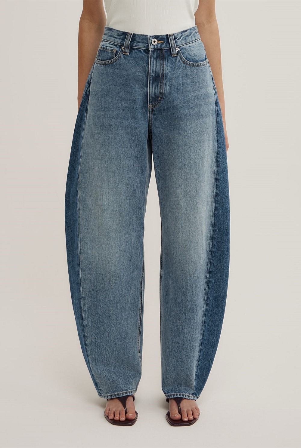 Contrast Barrel Jeans