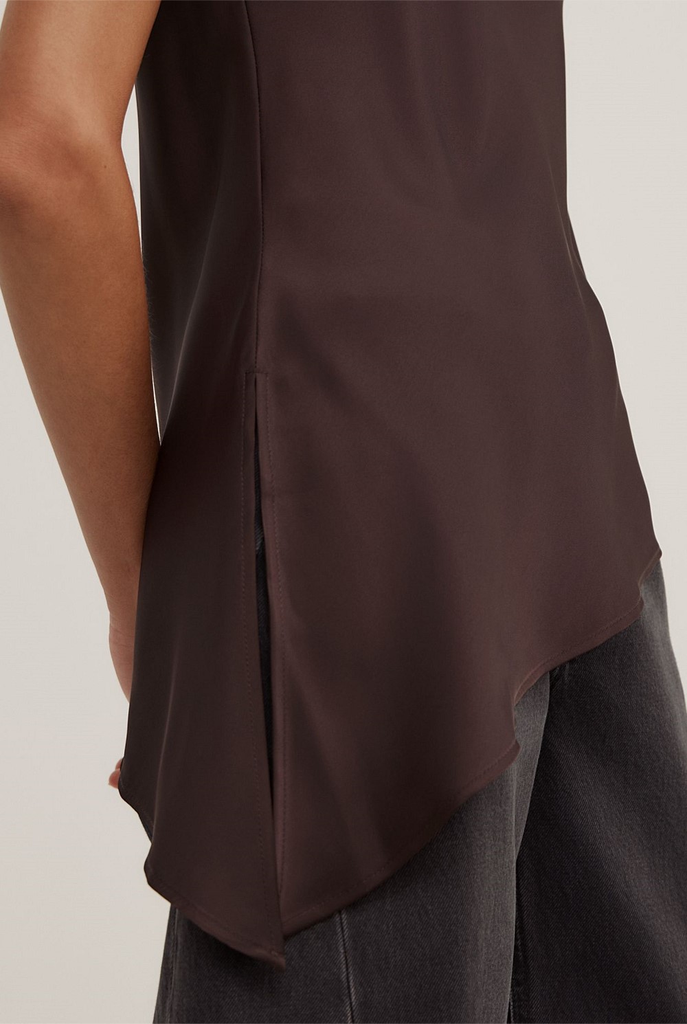 Asymmetric Scoop Tank